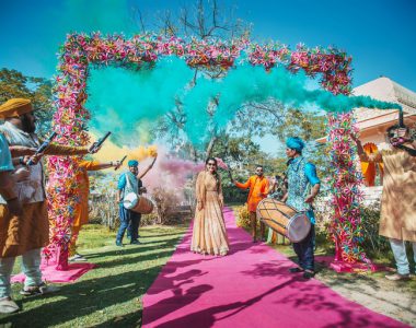 fun-loving-pre-wedding-happy-bride-dhol-colorful-decor-bridal-entry-to-the-mehndi-function-in-punjabi-style-1