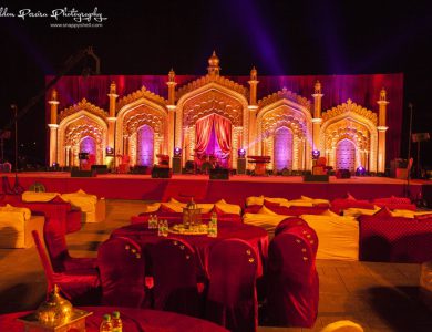 mughal-fort-style-stage-decoration-with-subtle-lighting